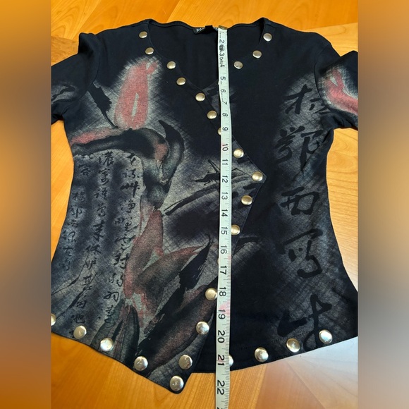 Boho Chic studded asymmetrical top - Picture 4 of 4